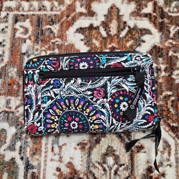 Vera Bradley RFID Turnlock Wallet Stained Glass Medallion Blue Colorful Travel - Picture 4 of 7